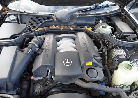 1999 Mercedes-Benz E 320 z USA, uszkodzony, nr VIN WDBJF65H2XA921188